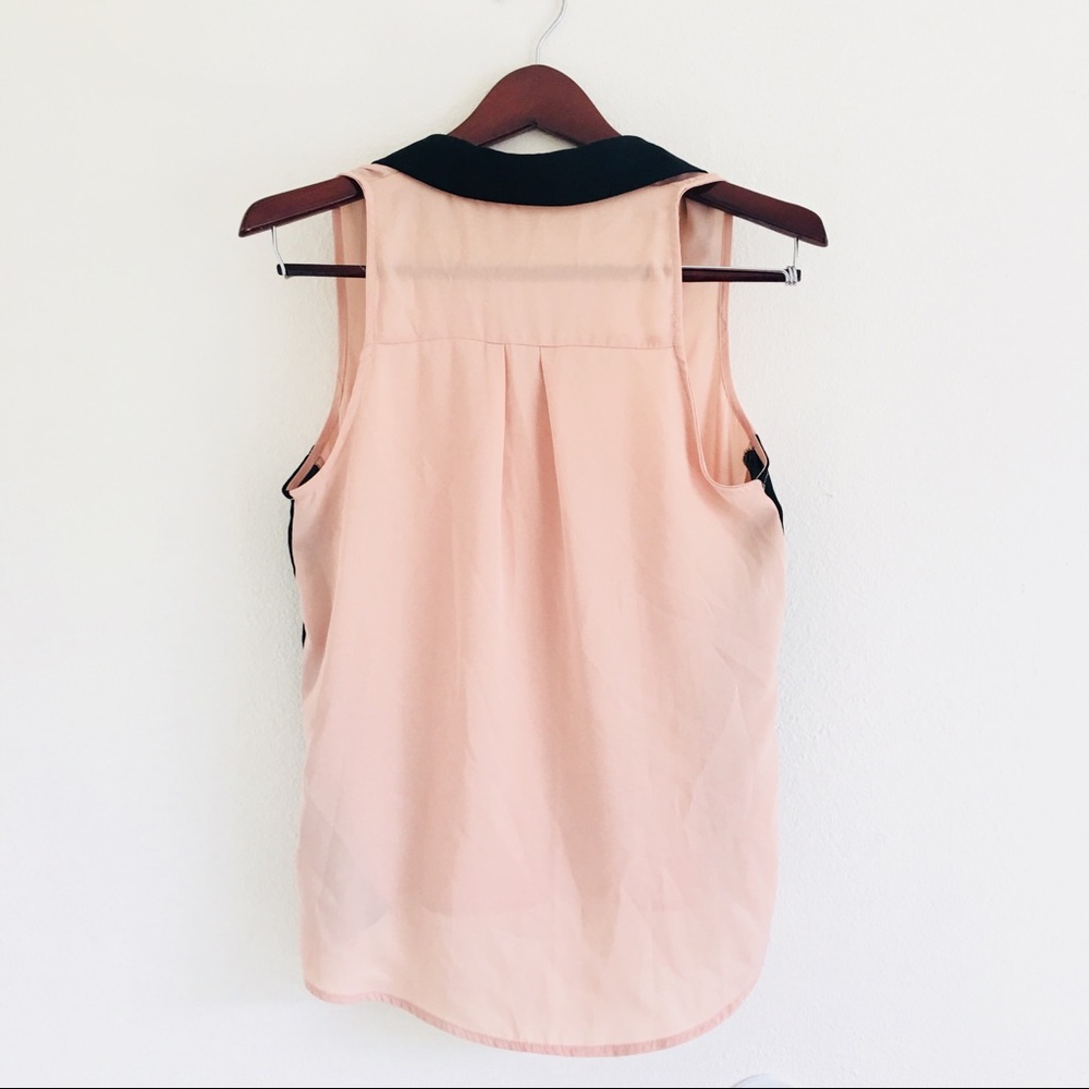 Sleeveless button down top - Picture 2 of 2
